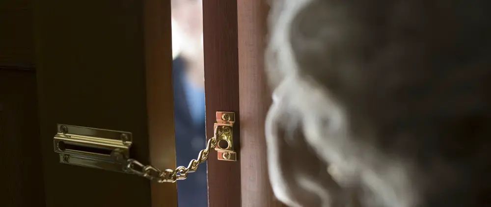 Police warning as “smart” woman preys on elderly and vulnerable residents