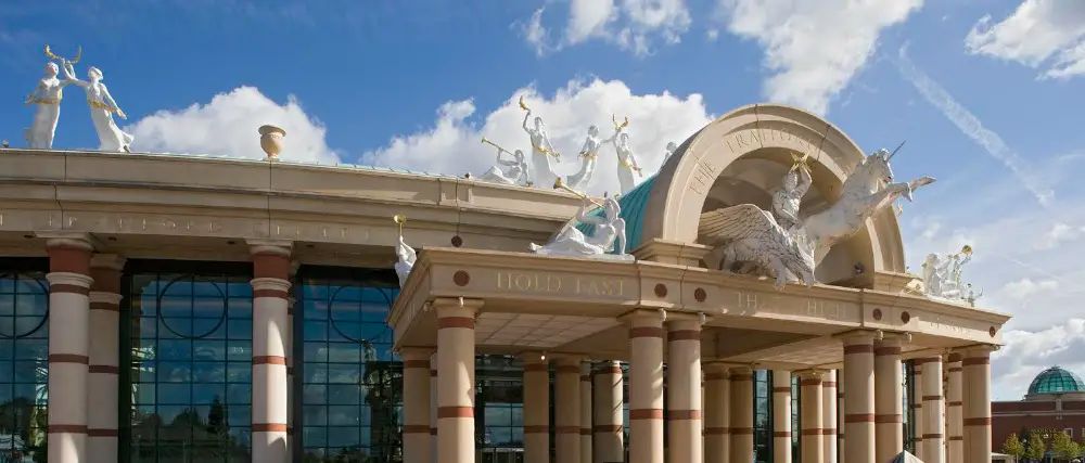 Hollister, Starbucks and Selfridges among big brands recruiting at jobs fair