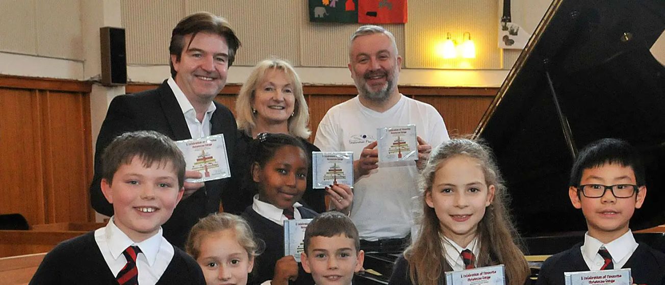 Altrincham opera singer produces Christmas album to fund holiday trip for sick children