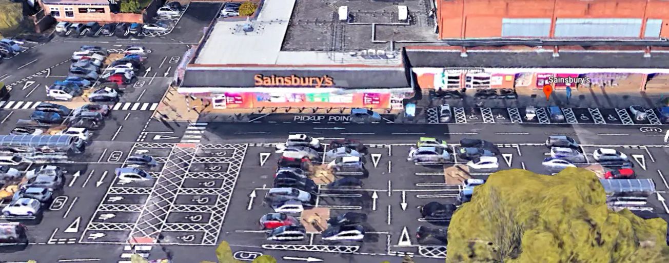 Police issue warning after dog left in hot car in Altrincham