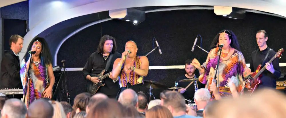 Thousands attend inaugural Hale Barns Carnival