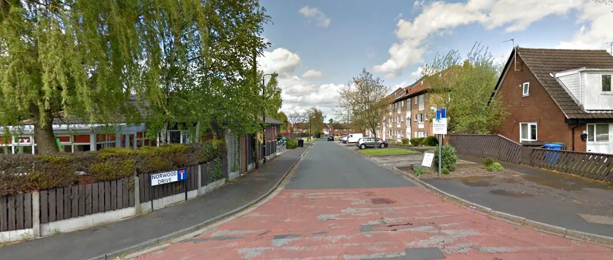 Four men arrested at Timperley house after “terrifying” baseball bat attack in Wythenshawe