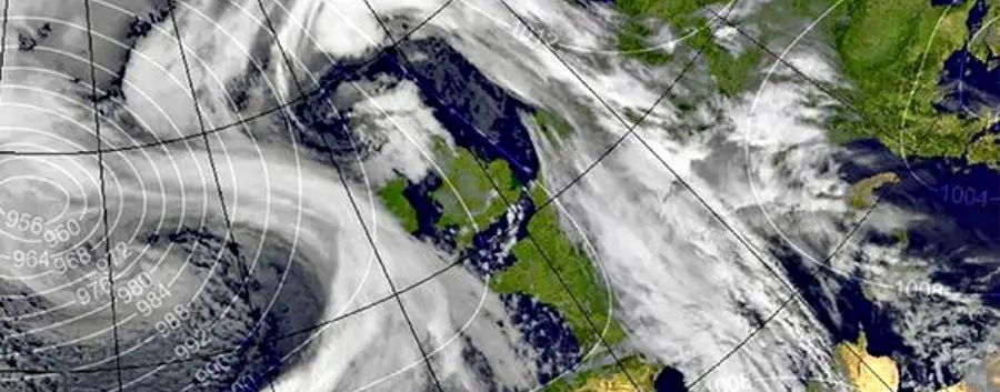 75mph gales forecast tonight as Storm Aileen arrives