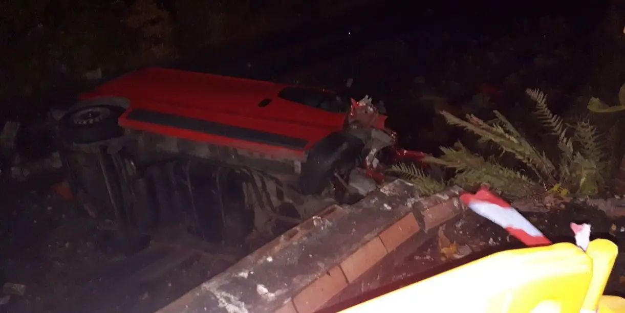 UPDATE: Van cleared from tram tracks but Metrolink services on Altrincham line subject to “severe delays”