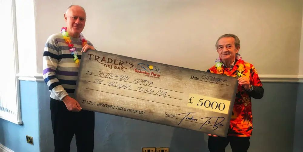 Bucket collector Vitto helps Altrincham bar raise £5,000 for children’s charity