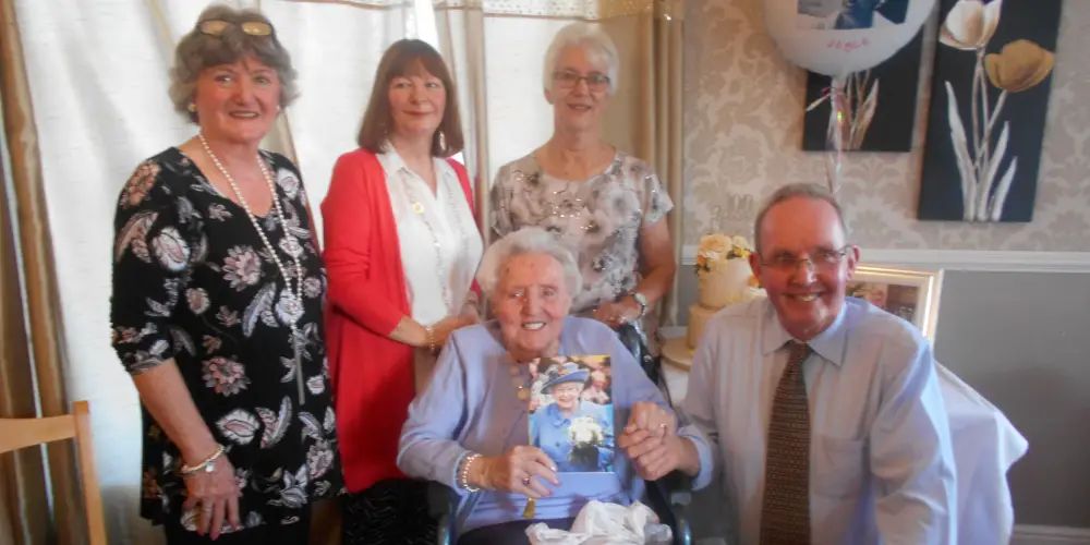 Best friend flies 12,000 miles to celebrate Timperley woman’s 100th birthday