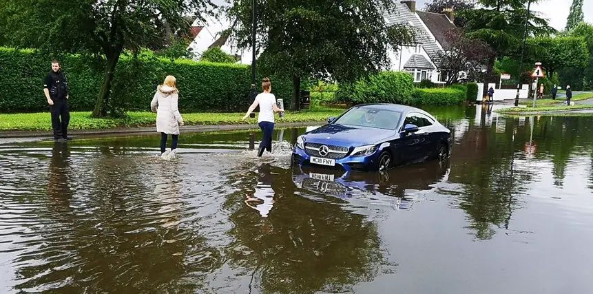 Pictures and videos: New flood warning issued for Timperley Brook as unprecedented flooding hits Altrincham area