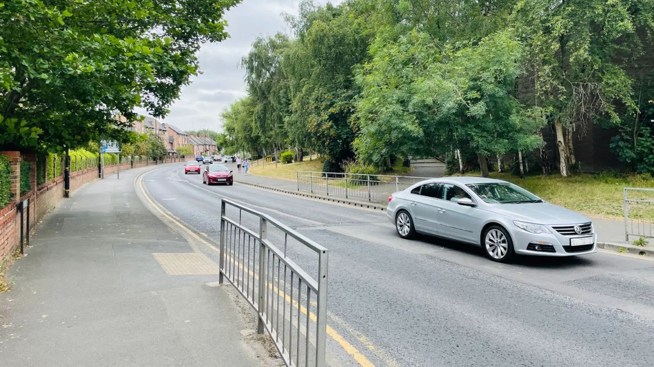 Councillors back headteachers’ call for Oakfield Road pedestrian crossing