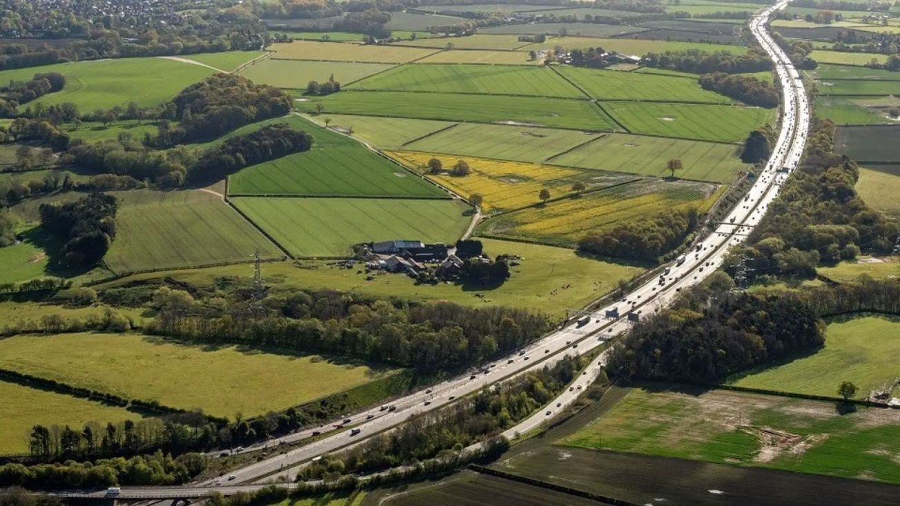 The M56 between Bowdon and Hale Barns will be closed for an entire weekend next month