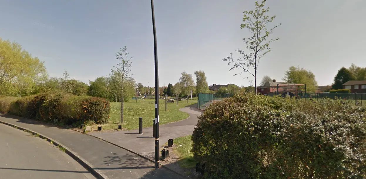 Police warning after dogs die in Altrincham park