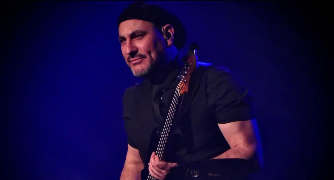 Queen’s touring bass guitarist to give six-week tuition course at Altrincham music school