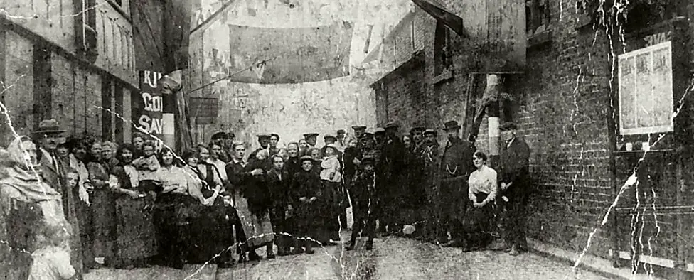 The brave residents of Chapel Street