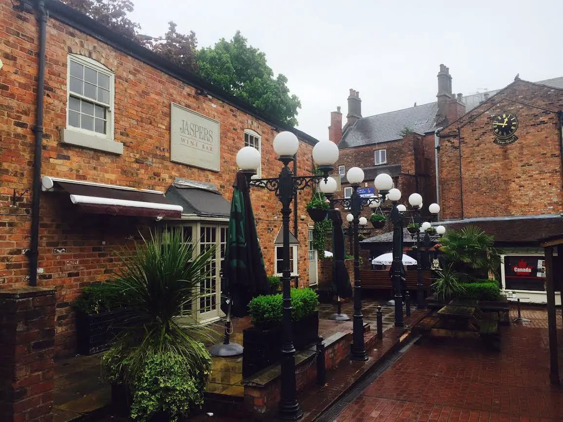 Jaspers Wine Bar in Kings Court