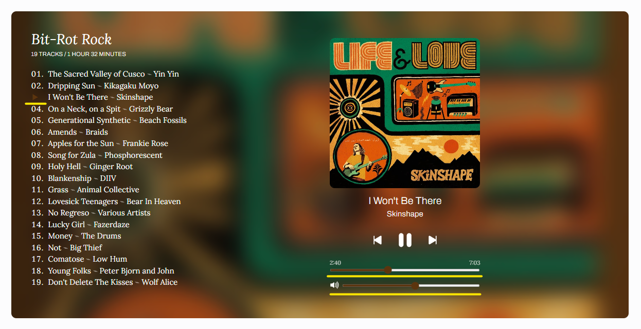 Music player with an accent color indicated by a yellow underline