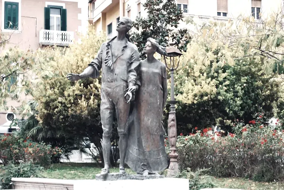 Statua bronzea di Andrea Chénier e Maddalena di Coigny