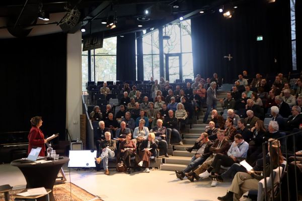 Bestuurders lokale omroep op politieke kieslijsten: hoe onafhankelijk is XON?