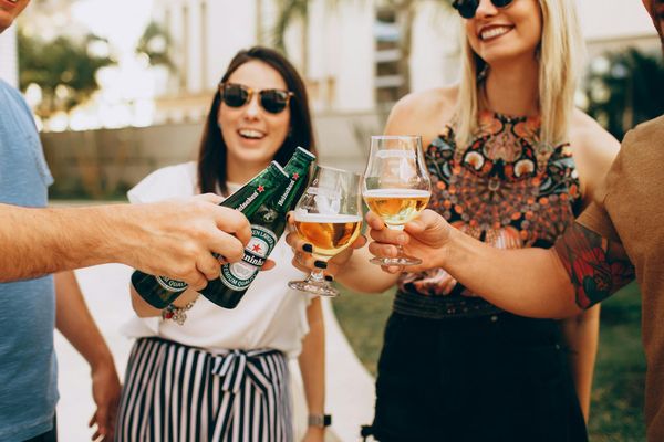 Nieuwe alcoholregels voor Rhenen: wat verandert er voor sportkantines, horeca en slijterijen?