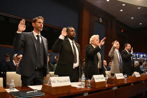 Government UFO Disclosures Meet Resistance Amid Whistleblower Warnings