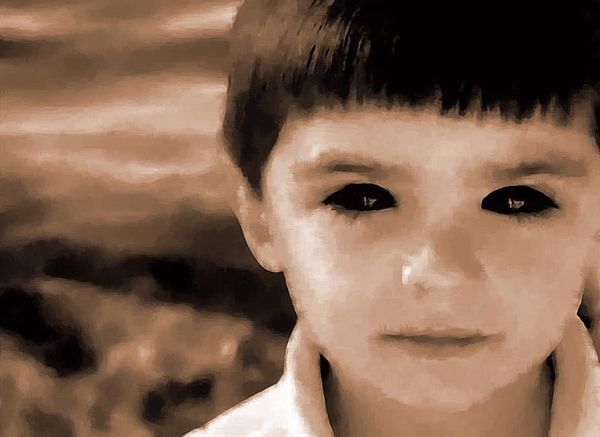 Black-Eyed Children Encounter in Deadwood Linked to Missing Time Phenomenon