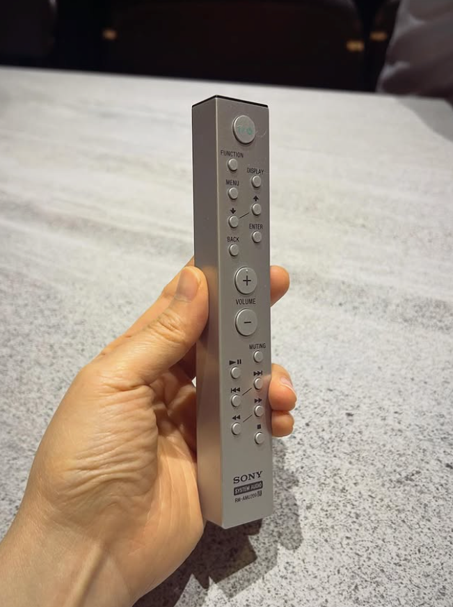 납작하지 않은 리모콘