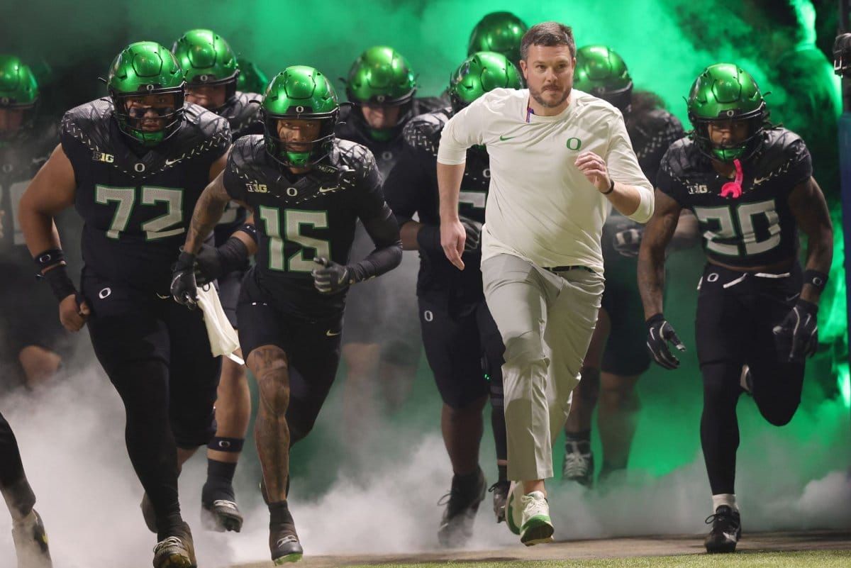 Oregon Ducks, 2025 Recap: A Duck Walks Into a Bar (Twice). You'd Think He Would Have Seen It.