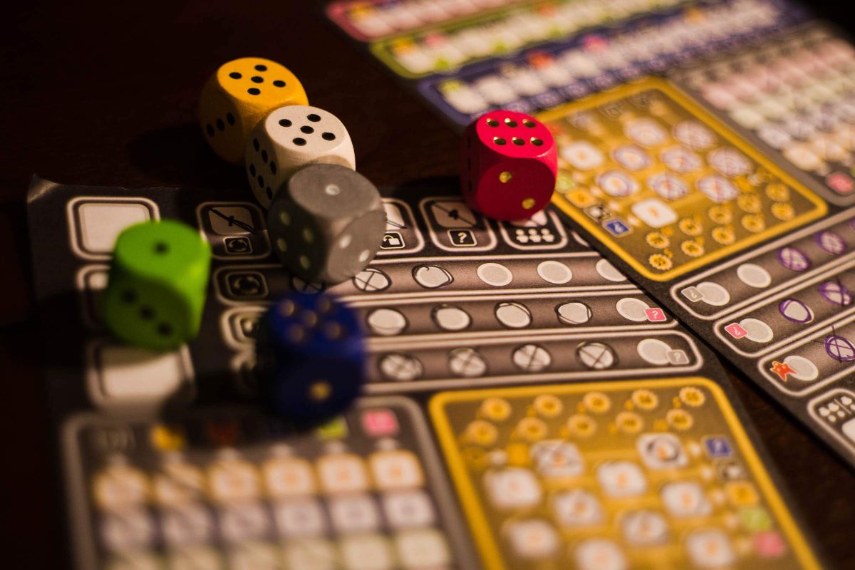 Issue 2: Roll-and-write games