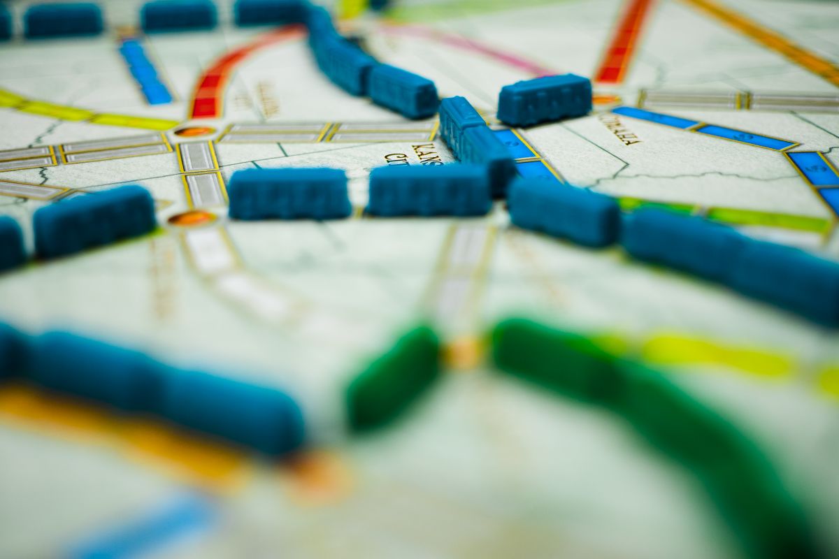 Issue 21: Weezer's Blue Album as board games