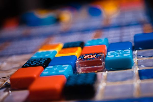 Issue 1: Azul vs. Sagrada