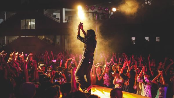 How Ticketing Platforms Pay International Sellers Without Adding Vendors