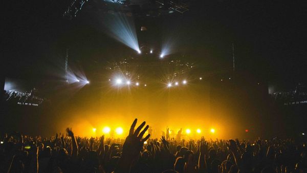 Why Venues and Promoters Wait Weeks for Event Settlement