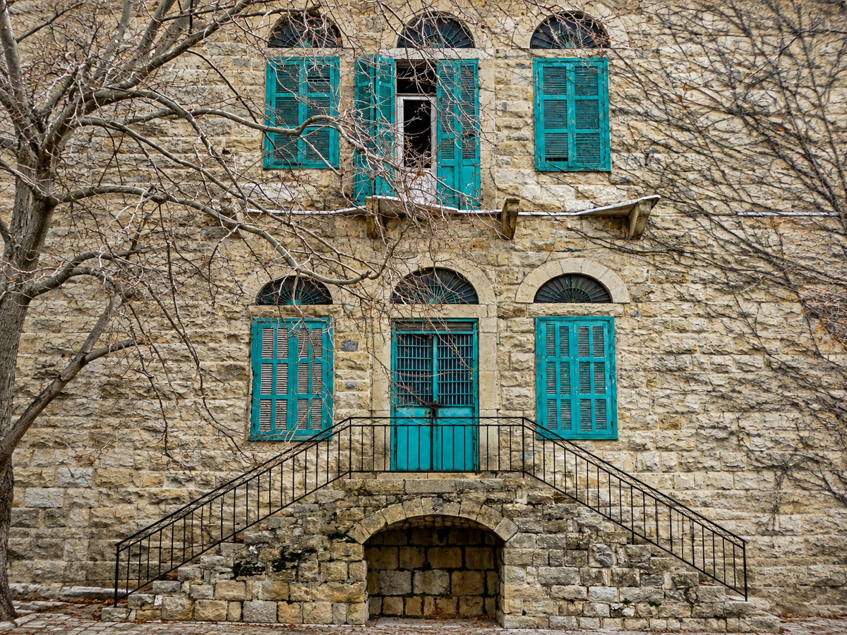 Why Do So Many Lebanese Speak a Mixture of Arabic, French and English?
