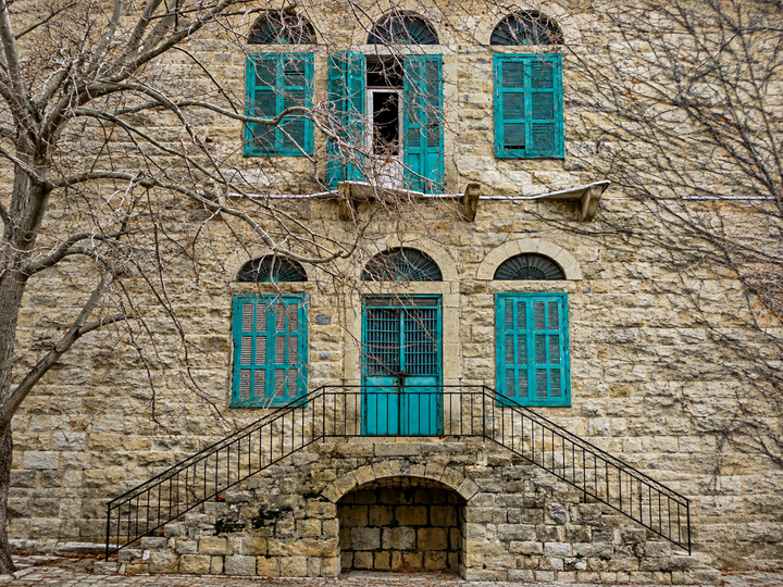 Why Do So Many Lebanese Speak a Mixture of Arabic, French and English?