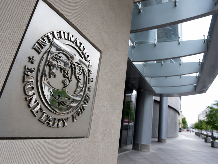 IMF Warns of Growing Global Economic Risks