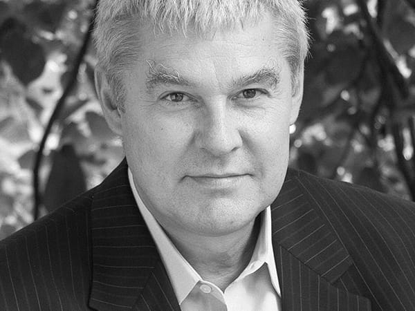 #16 The Chemistry of Fire: Stories from the top of Mount Washington, 12,000' beneath the ocean, and night assaults with the 82nd Airborne Divison with author Laurence Gonzales.