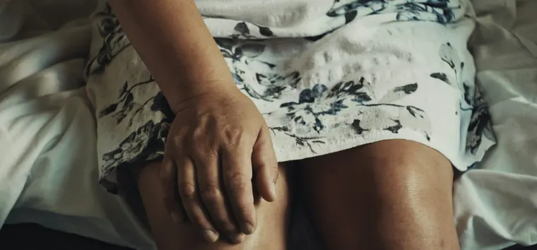 Knee Replacement Recovery Guide: Walking, Pain, and Healing Time Explained