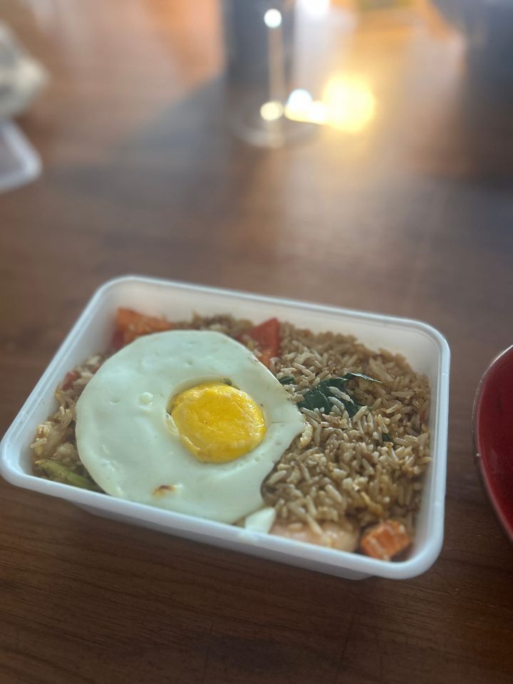 Istana - 이역만리 밖 나시고렝