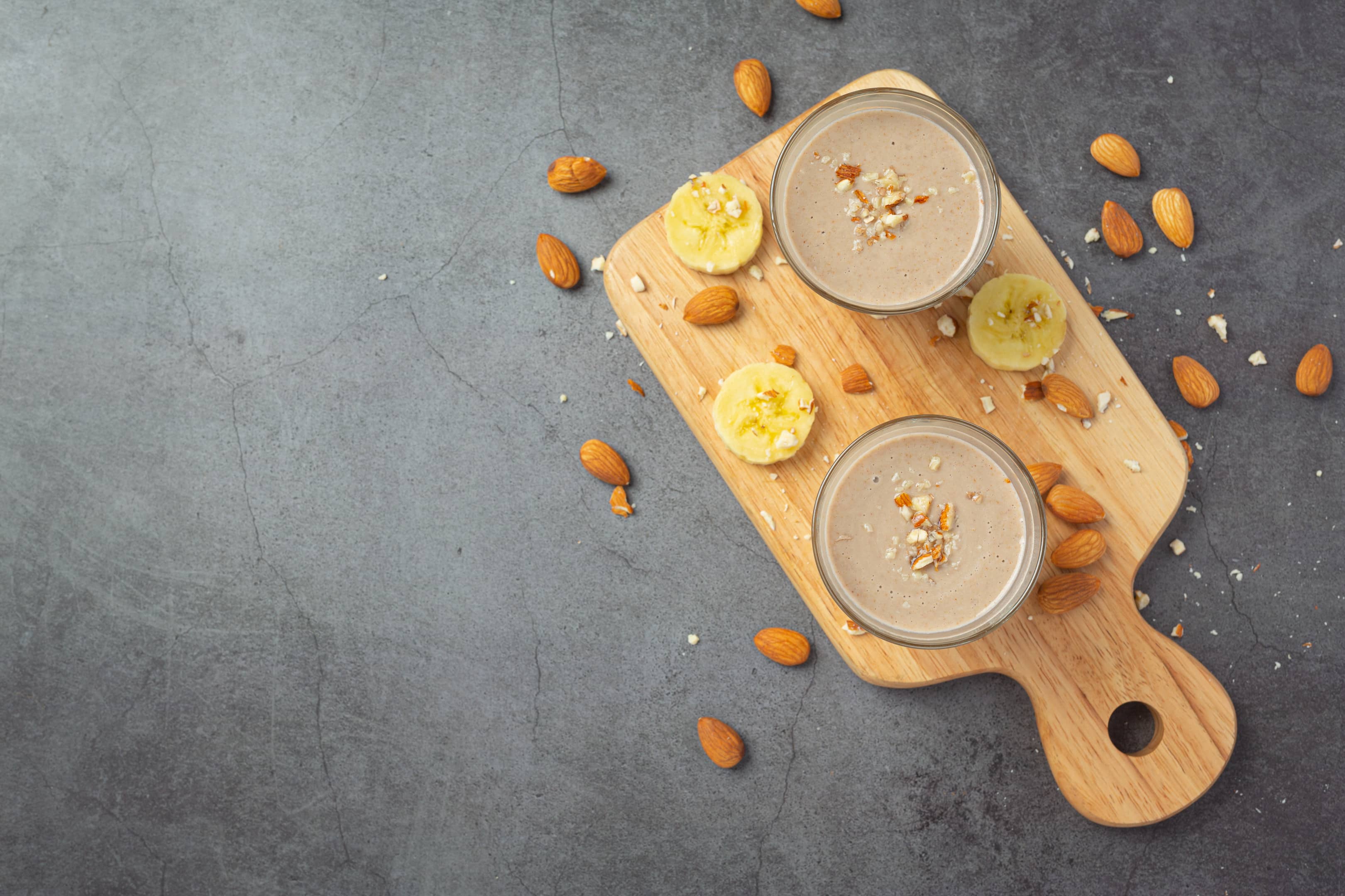 Banana &amp; almond smoothie