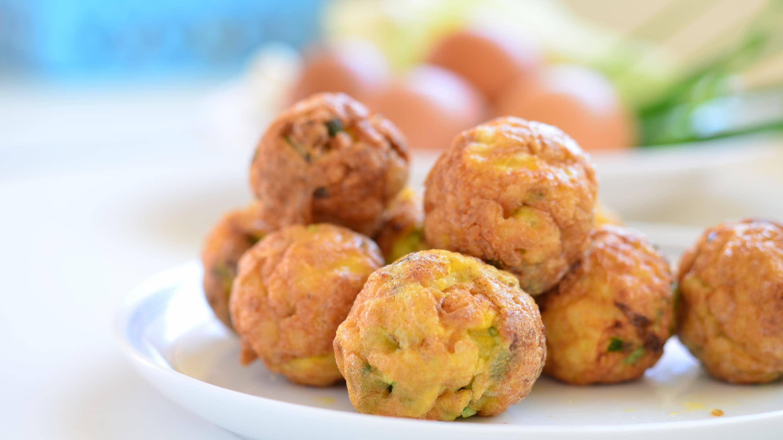 Delicious pan-fried crab bomb