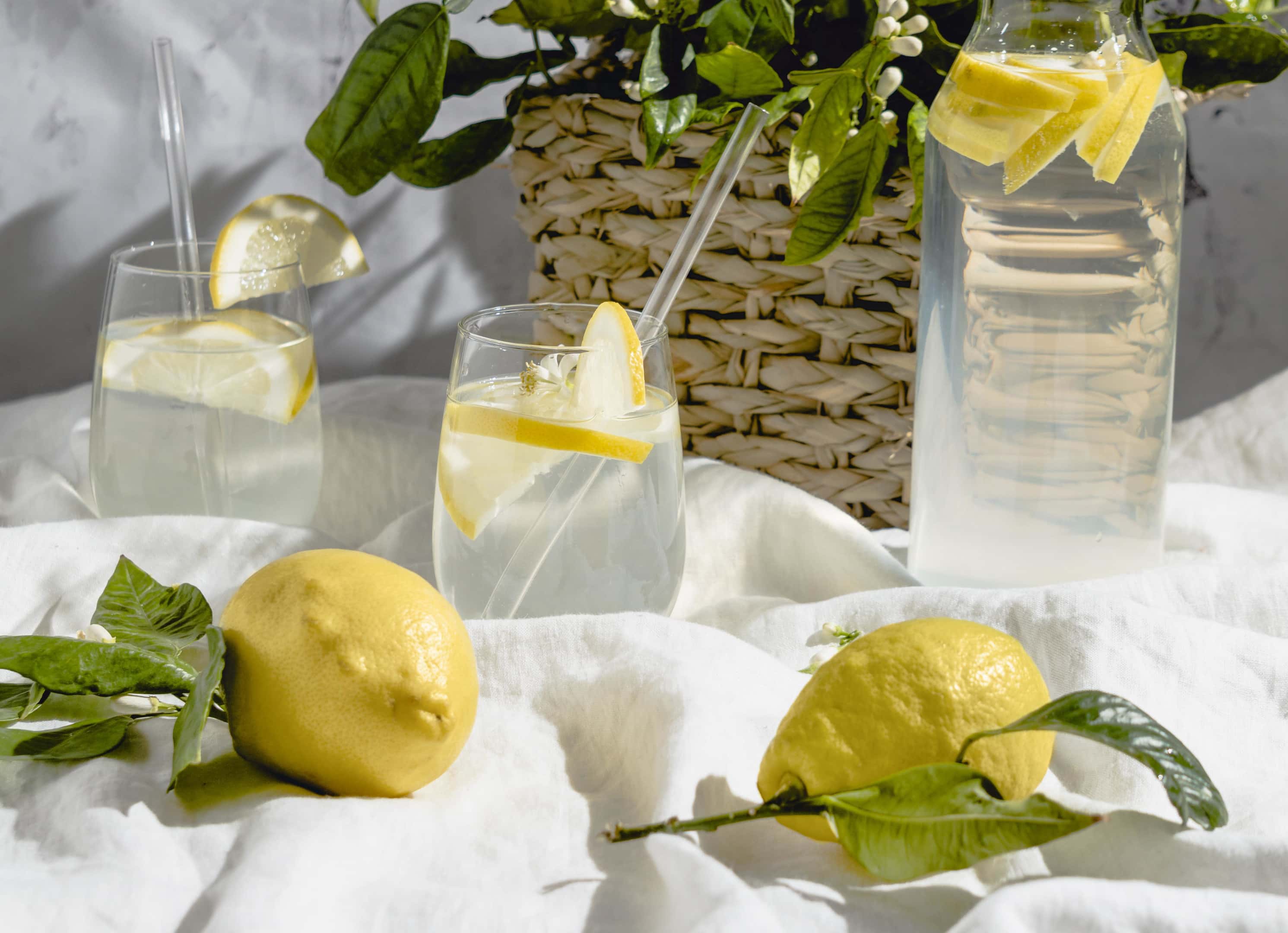 Fresh lemonade with ripe lemons