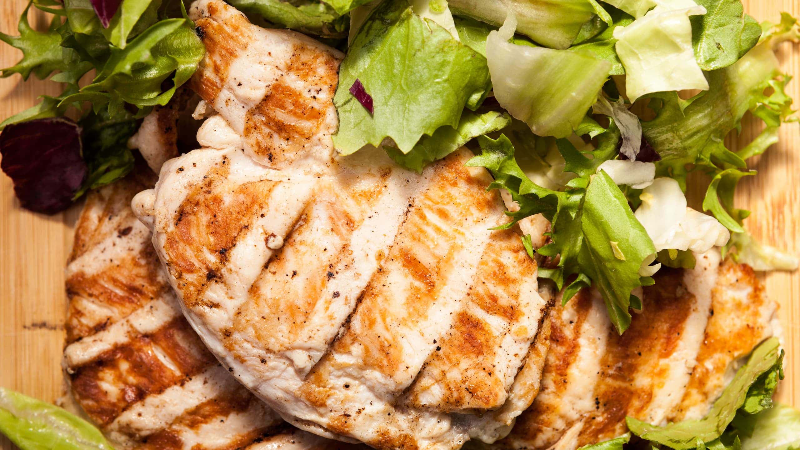 Grilled low sodium chicken breast with fresh-cut salad