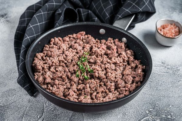 Fried minced taco meat with herbs