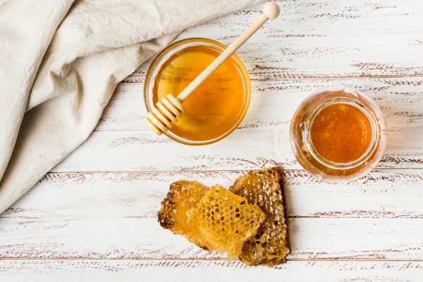 Honey jars and honeycomb