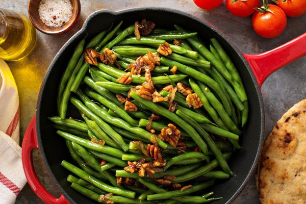 Maple-glazed green beans