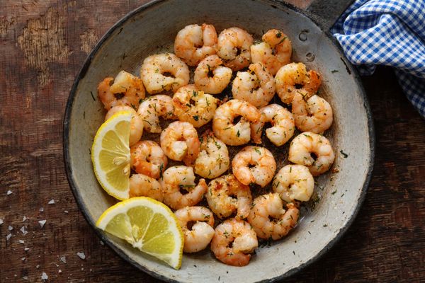 Tasty and appetizing shrimps scampi without wine