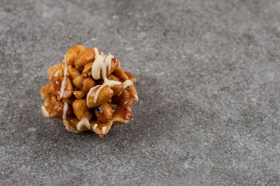 Maple peanut clusters