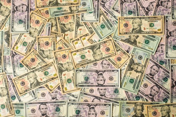 Podcast Money Dispatch: The Full-Stack, Full-Time Podcaster Who Made Over $100k in 2019