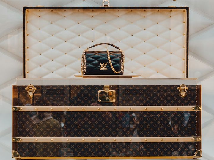 Purses, robots and crashes