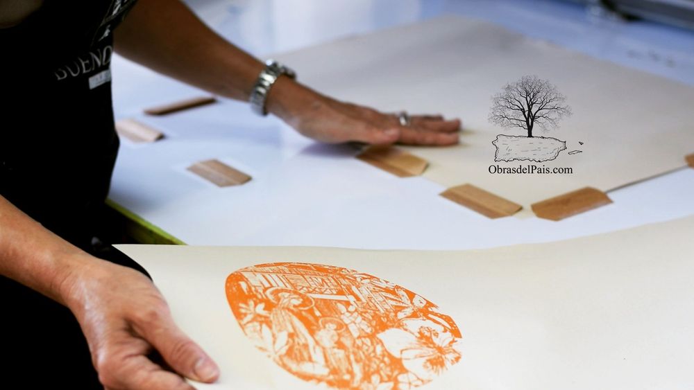 Impresión en tinta naranja realizada por Anna Nicholson