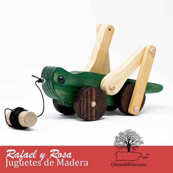 Saltamontes de madera con ruedas y mecanismo móvil creado por Rafael y Rosa