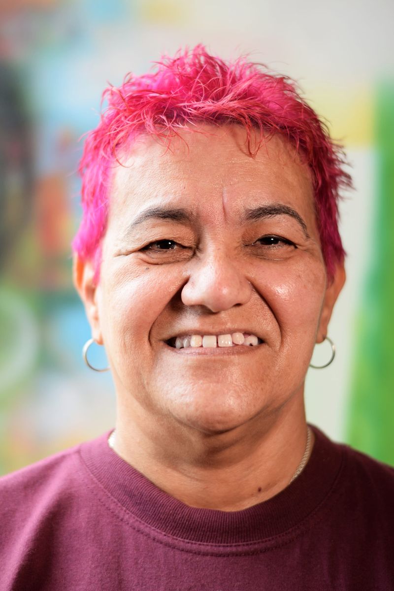 Retrato de Gloria López en su taller